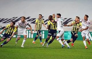 Süper Lig: Fenerbahçe: 1 - Gençlerbirliği: 1 (İlk...