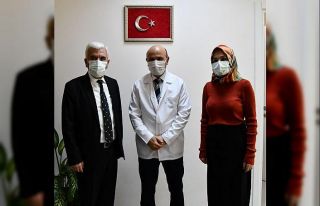 Sürpriz ziyarette doktor başkana duygulandıran...