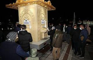 Süt ikramı geleneği Berat Kandilinde de sürdü