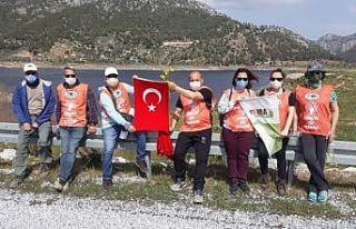 Suyun önemine dikkat çekmek için 15 kilometre yürüdüler
