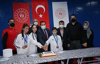 Taekwondocuların zafer kutlaması