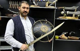 Tarihi dizilerden etkilenip savaş aletleri üretmeye...