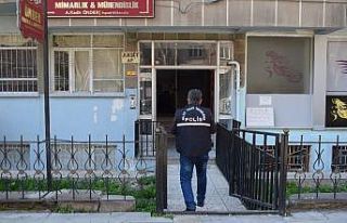 Tartıştığı eski eşini bıçakla yaraladı