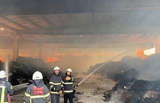 Tekstil deposunda yangın çıktı