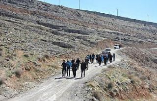 ‘Telefonu bırak çevrene bak’ doğa yürüyüşüyle...
