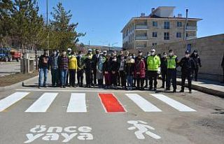 Tercan’da yaya geçitlerine ’kırmızı çizgi’...