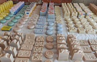 Tesadüfen başladı, 14 çeşit sabun üretiyor