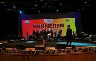 Tiyatroculardan "Sahneden Şarkılar"