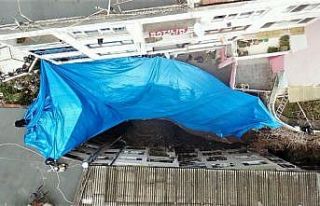 Toprak kaymasının yaşandığı mahalleye brandalı...