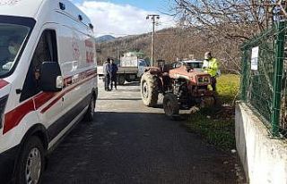 Traktör tekerinin altında kalan adam hastanede hayatını...