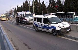 Tramvay durağında "Ayağıma bastın"...