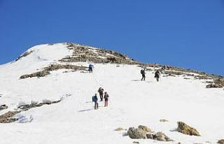 Tunceli’de Zel Dağ’ına tırmanış gerçekleştirildi