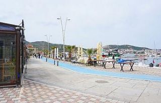 Turistik ilçe Foça kısıtlamada sessizliğe büründü