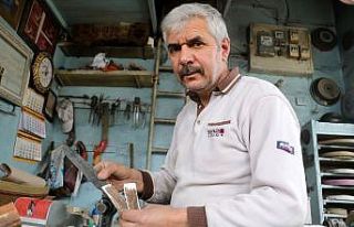 Türkiye’de birkaç ustadan biri, yaptığı bıçaklar...