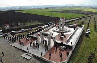 Türkiye’nin en büyük ikinci şehitliğinde ‘Çanakkale’...