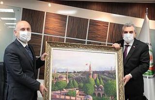 Ulaştırma Bakanı Karaismailoğlu, Beyazgül’ü...