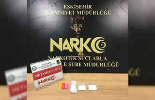 Uyuşturucu operasyonunda yakalanan 3 kişiden 1’i...