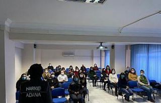 Uyuşturucuyla mücadelede anneler bilgilendirildi