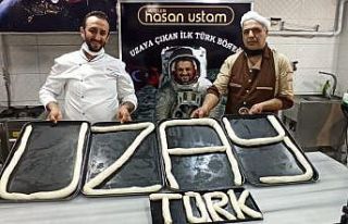 Uzaya börek göndermişti şimdi de kendisi gitmek...