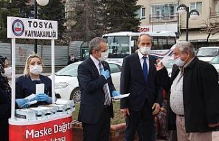 Vaka sayıları azalınca kaymakam vatandaşı maske...