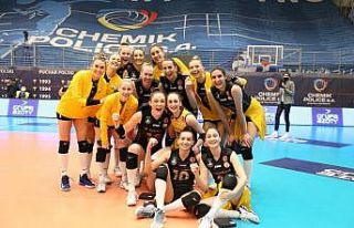 VakıfBank, üst üste 9. yarı final için sahada