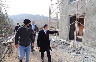 Vali Atay, vilayetler birliği otelinde incelemelerde...