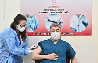 Vali Erdinç Yılmaz, korona virüs aşısının ikinci...