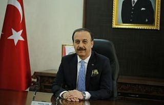 Vali Erin sağlık çalışanlarını tebrik etti