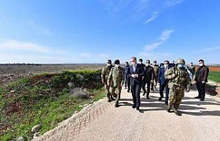 Vali Gül sınır hattında denetimde