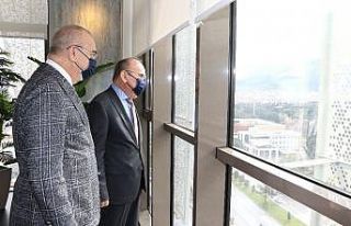 Vali Karadeniz yeni büyükşehir binasını inceledi