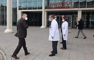Vali Özkan, pandemi hastanelerinde incelemelerde...