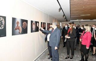 Vali Su, ’Geçmişten Günümüze Kadın Portreleri...