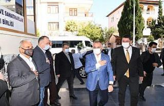 Vali Yazıcı, esnaf odaları başkanlarıyla bir...