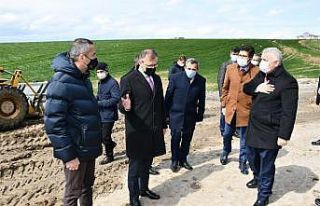 Vali Yıldırım okul inşaatlarını inceledi