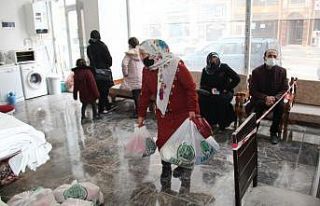 Van Umut Kervanı’ndan 510 aileye gıda yardımı