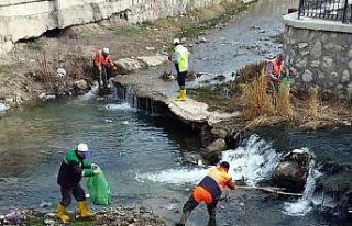 Van’da dere yatakları çöplerden arındırıldı
