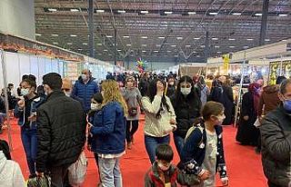 Van’da yöresel ürünler fuarının son gününde...