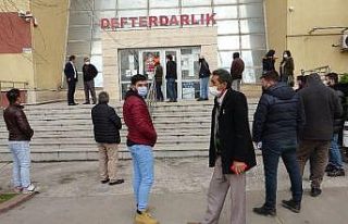 Vergi dairesinde son gün hareketliliği