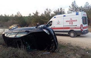 Viraja girerken mıcıra kapılan otomobil şarampole...