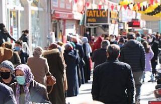Virüse aldırmadan kuyruğa girdiler