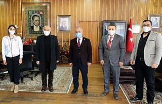 Voleybol temsilcilerinden Rektör Çomaklı’ya ziyaret