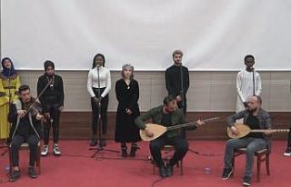 Yabancı öğrenciler ’Hey Onbeşli’ ağıdını...