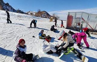 Yahyalılı çocuklar kayakla tanıştı
