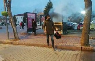 Yanan kumbaraya esnafın müdahalesi yetmedi