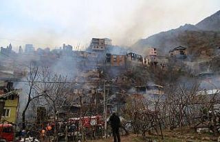 Yangın bu köyün kaderi