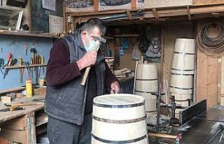 Yarım asırlık marangoz atölyesinde üretim devam...