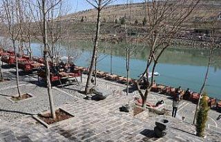 Yasaksız ilk haftada Diyarbakır çevre illerden...
