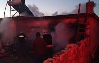 Yaşlı kadın alevlerin arasında kalarak hayatını...