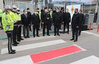Yaya geçitlerine kırmızı çizgi çekildi
