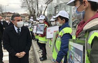 Yaya öncelikli trafik için kırmızı çizgi çekildi